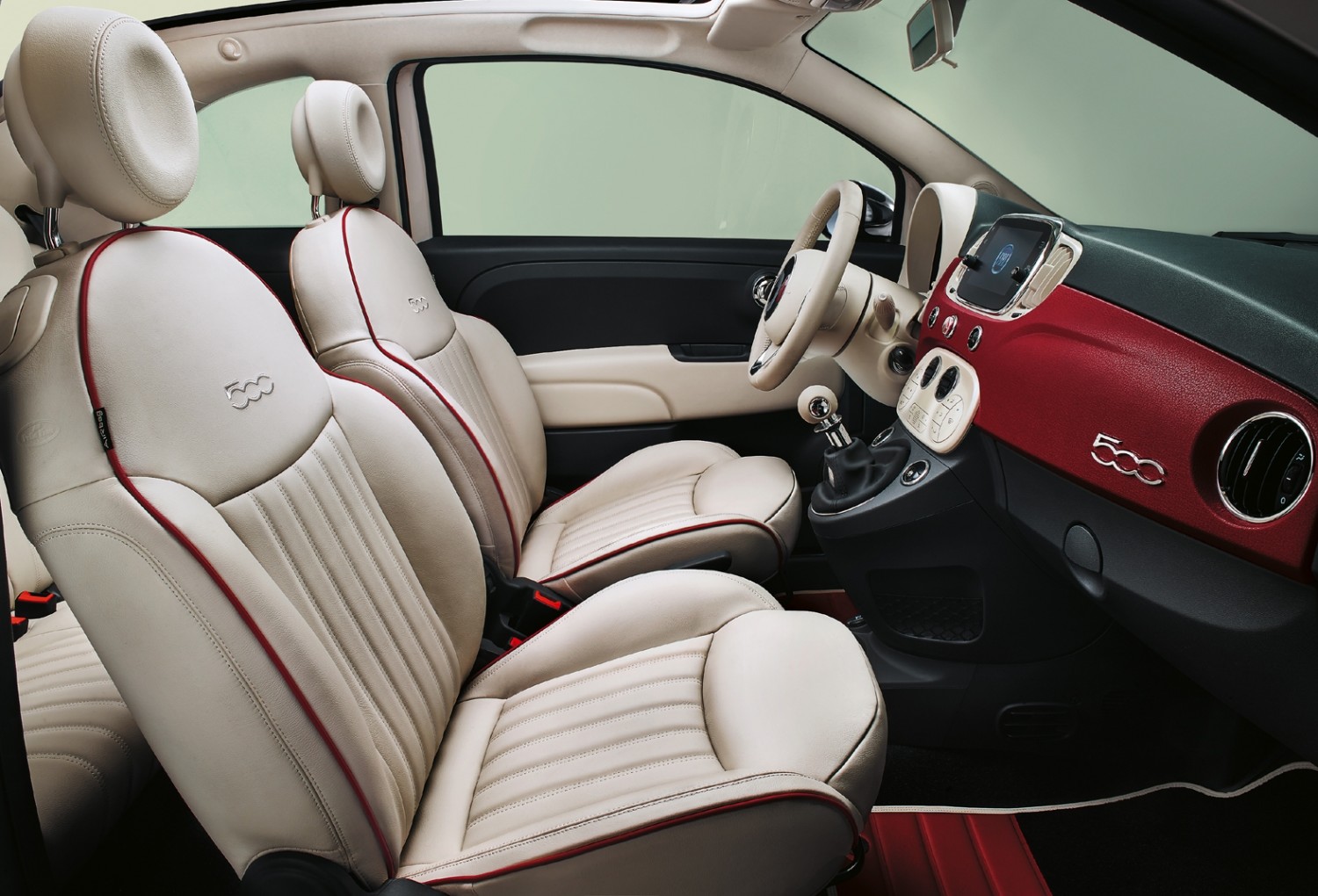 Dedicated blue fabric seats with Fiat monogram